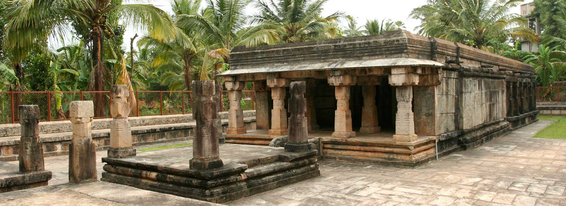 Ancient Jain Temple holiday packages.